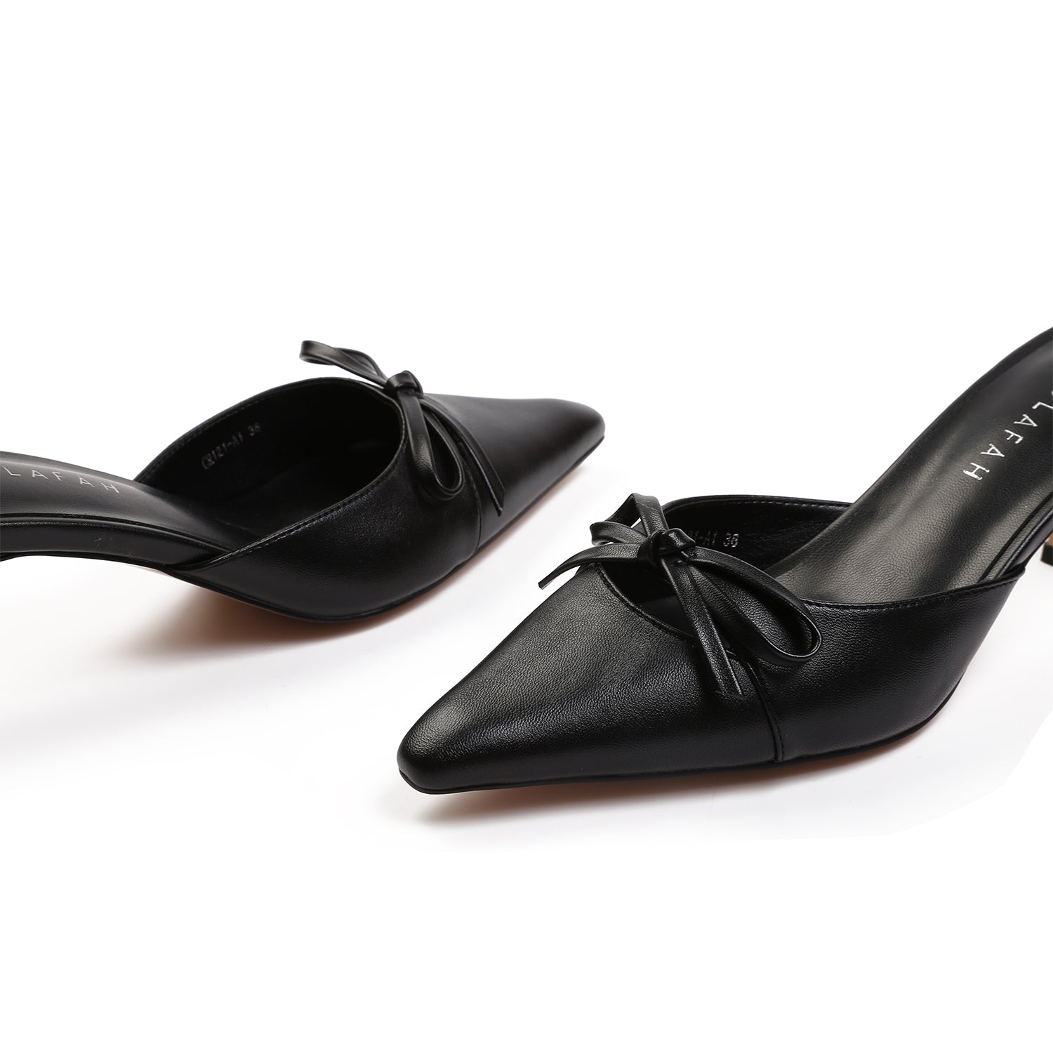 Zayana Black - 1942