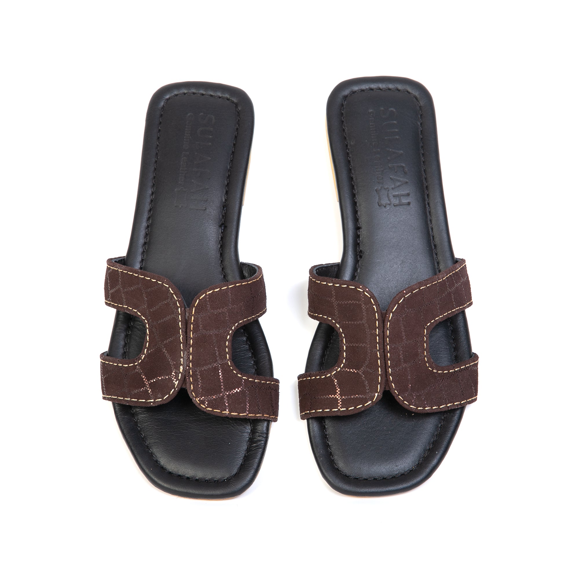 9122, Maroon