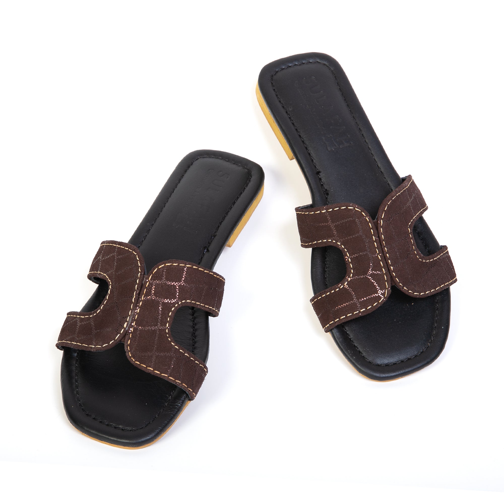 9122, Maroon