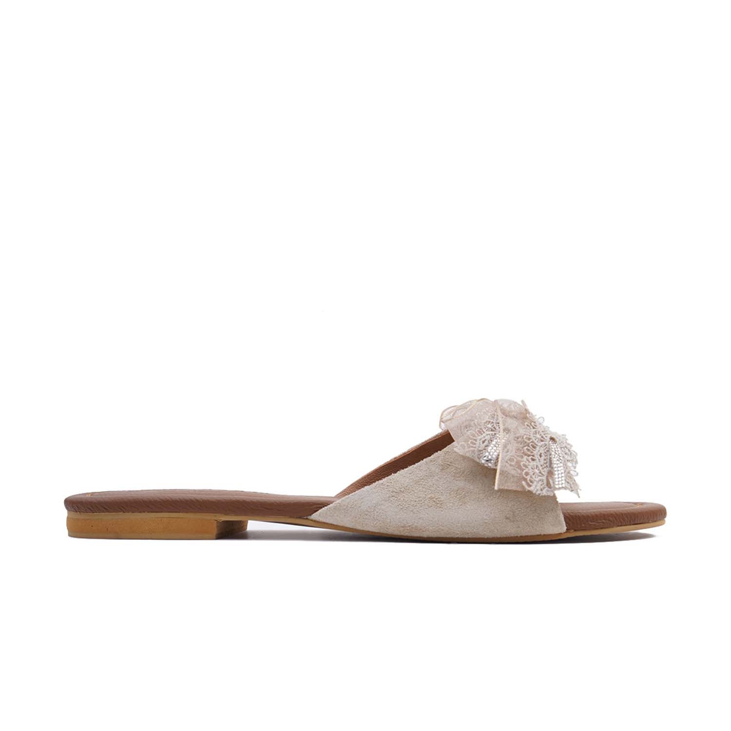 9743, Beige