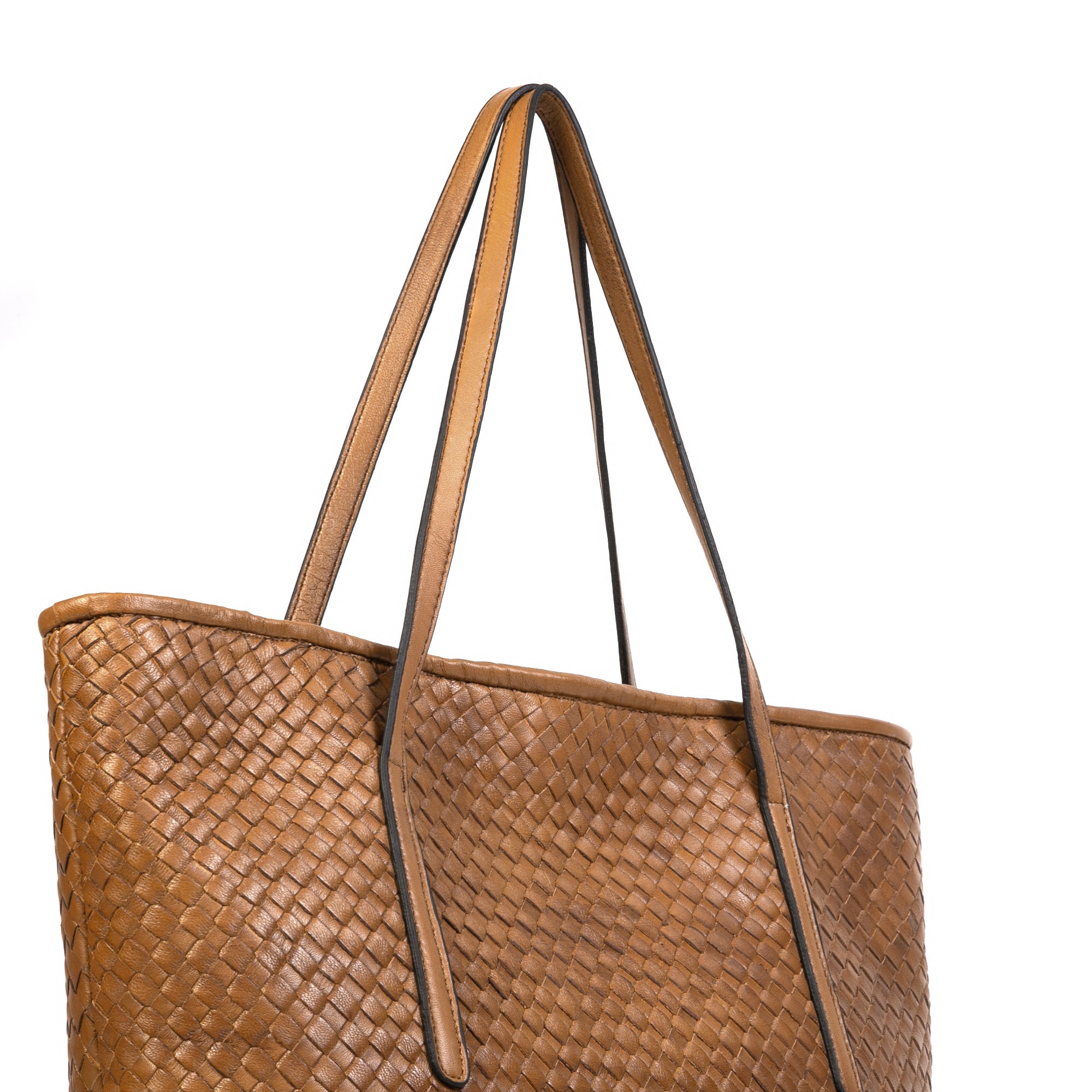 HB-05, Tan