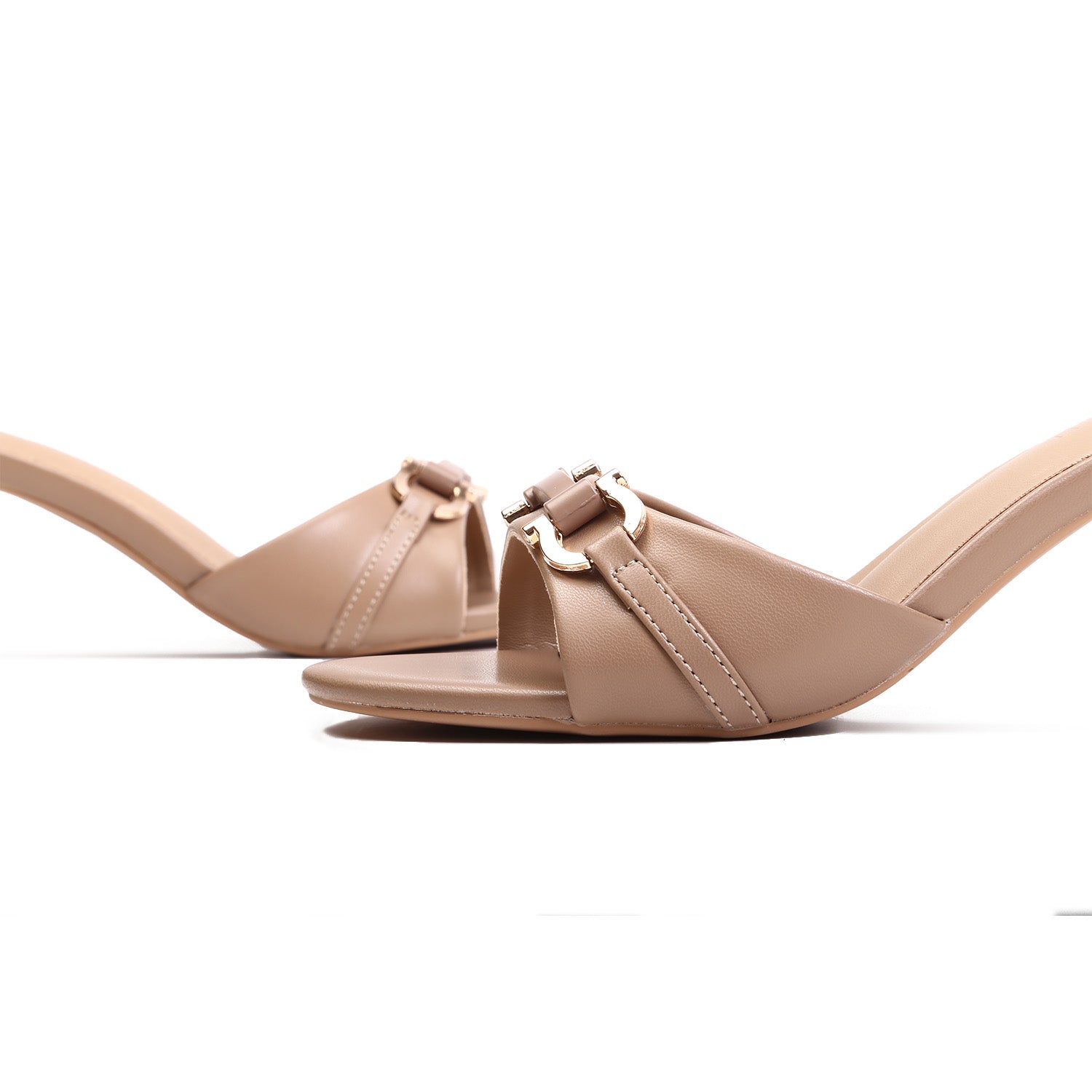 1975, Dark Beige