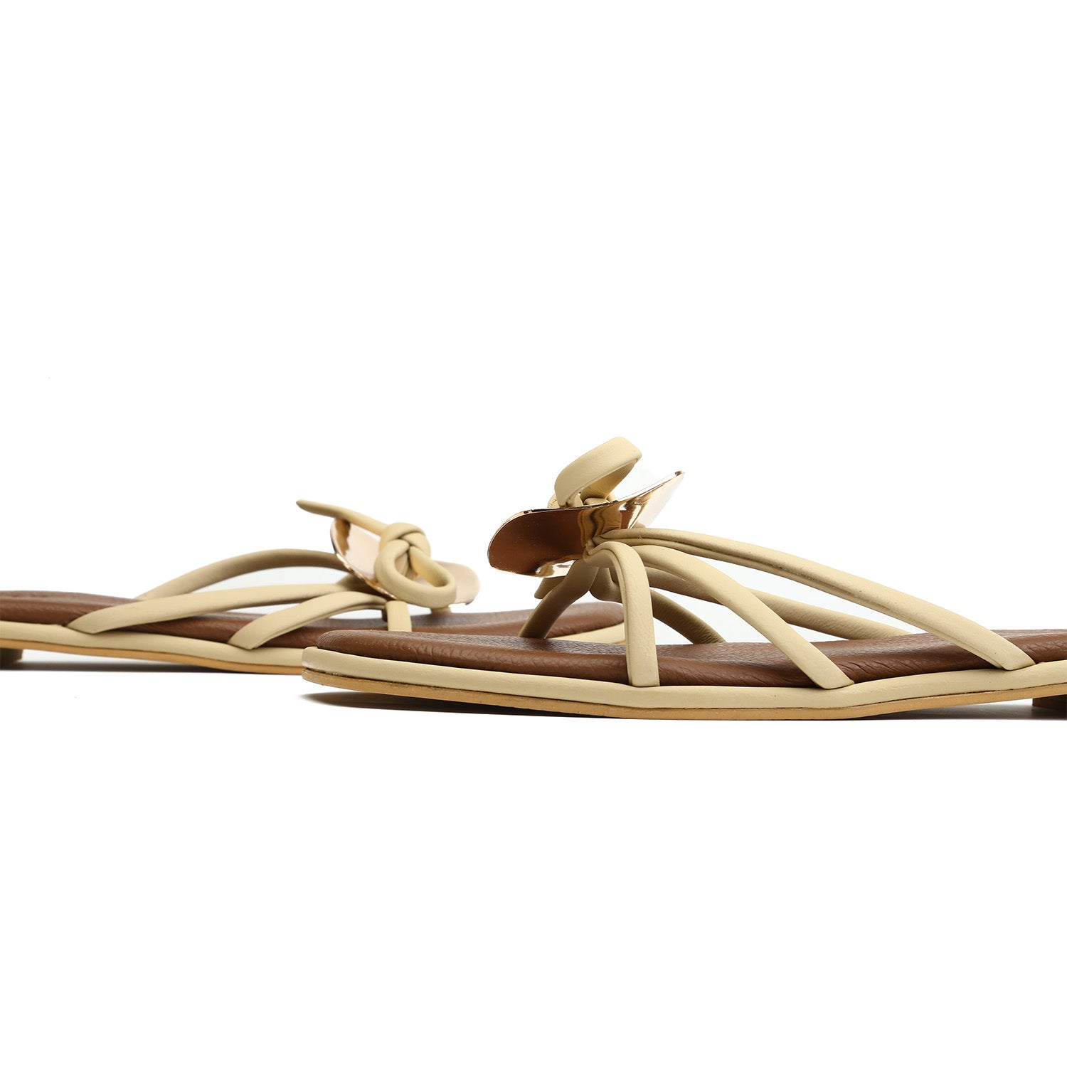 9597, Beige