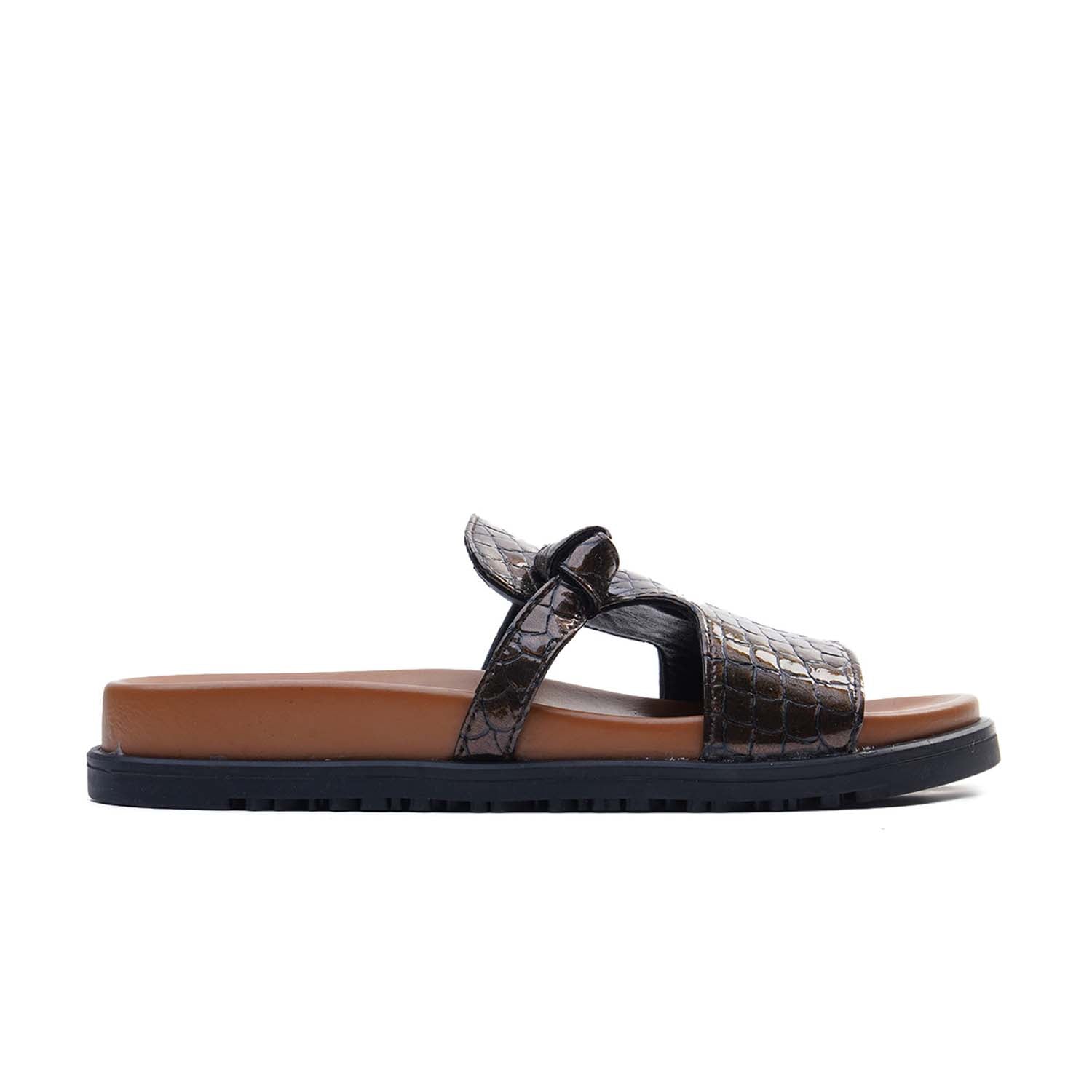 9735, Brown
