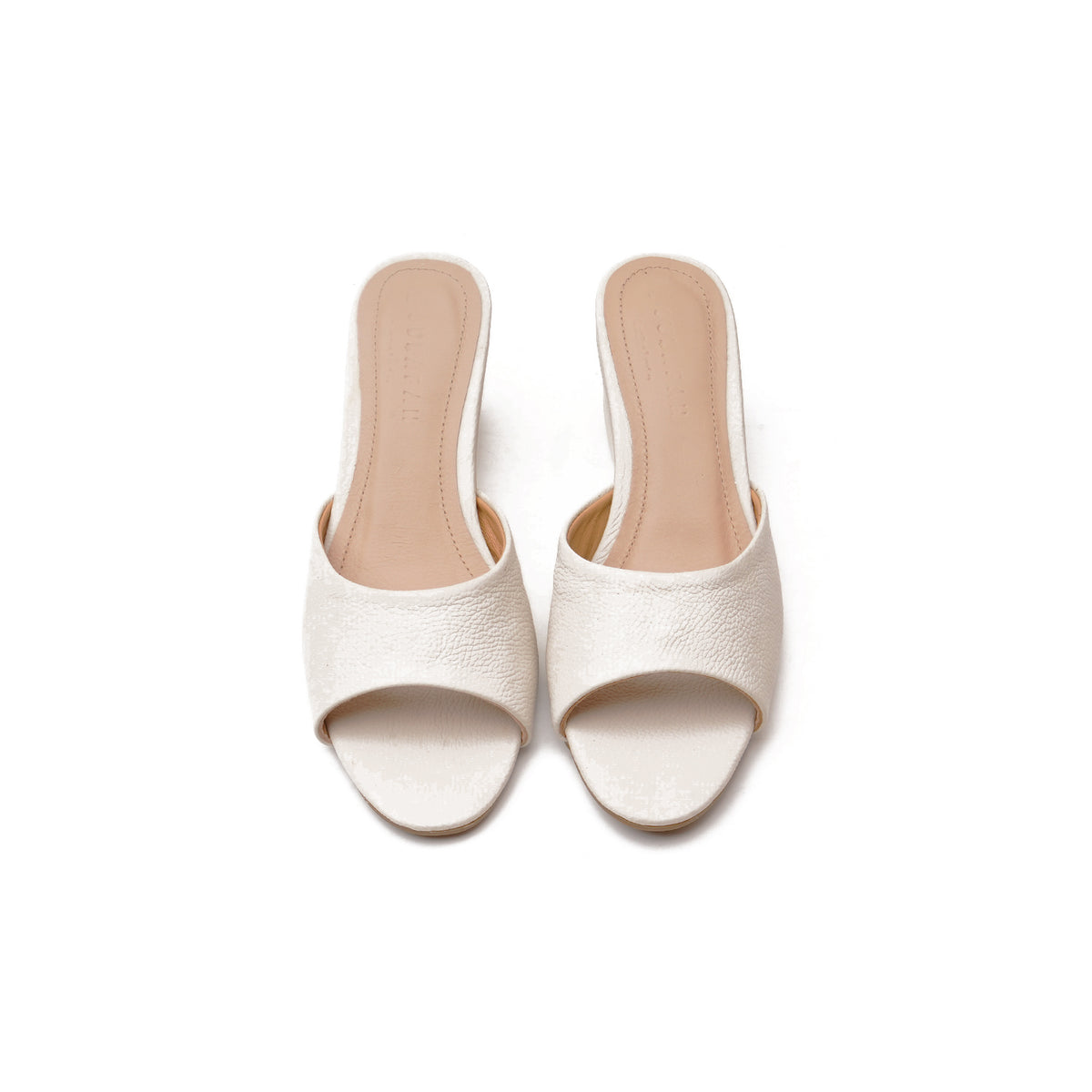 Bella White - 9790