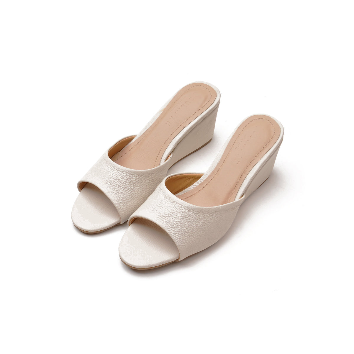 Bella White - 9790